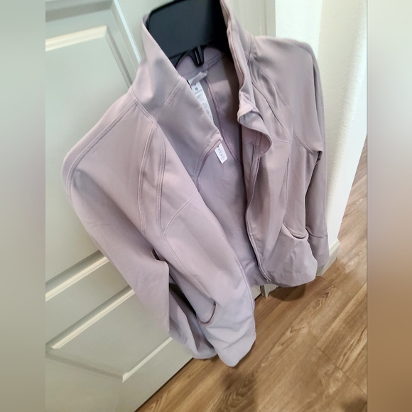 Lululemon Define Jacket - Picture 8 of 8